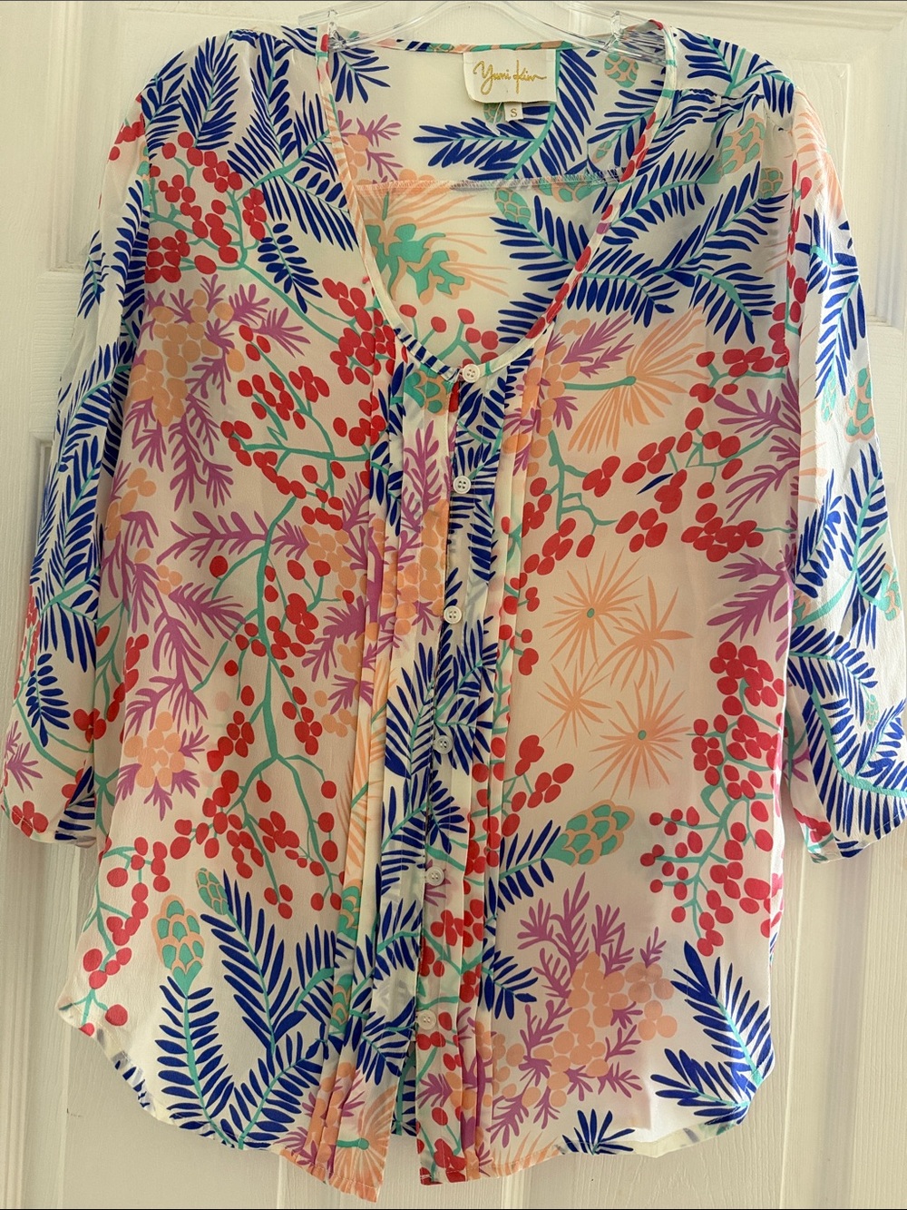 Yumi Kim Multicolor Floral Sheer Button-Up Blouse
SZ: S
Excellent condition